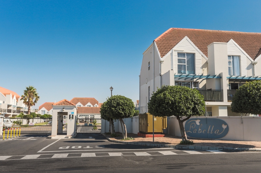 2 Bedroom Property for Sale in Whispering Pines Western Cape